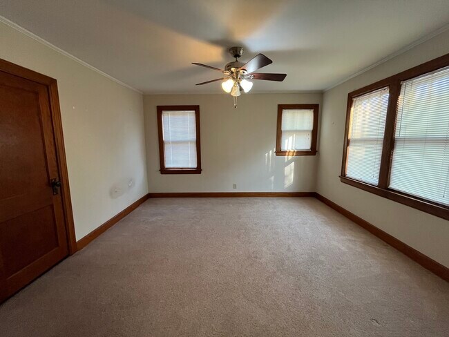 Building Photo - 509 W Crawford St