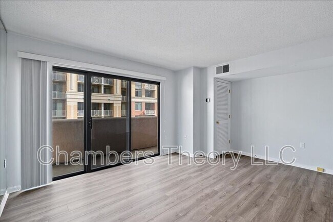 Building Photo - 1301 N Courthouse Rd