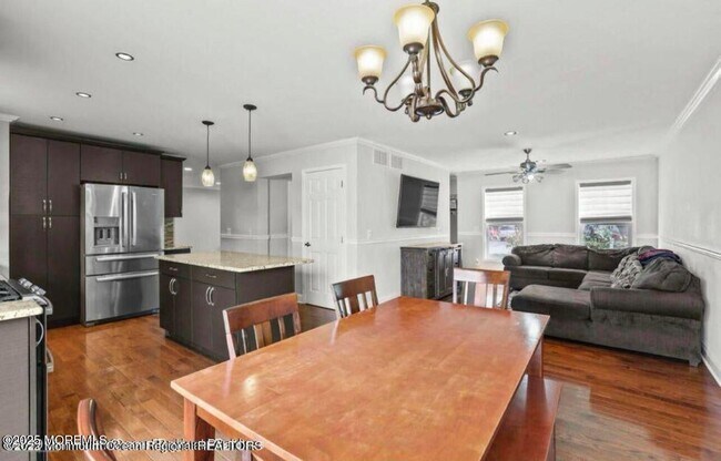 Building Photo - 1601 1st Ave