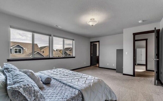 Building Photo - SINGLE FAMILY HOME IN THE FOX TAIL SUBDIVISION (APP#148)