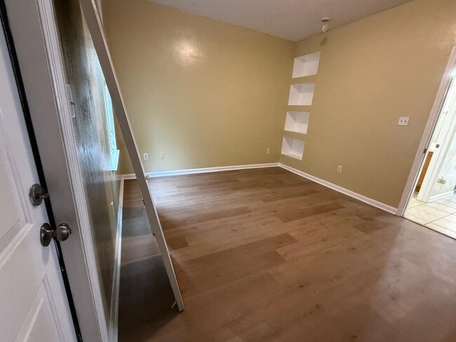 Building Photo - 2014 Midyette Rd