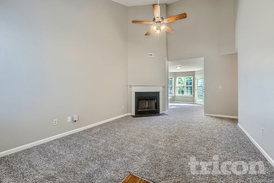 Building Photo - 5819 Twin Brook Dr