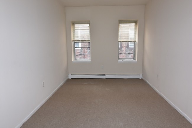 Building Photo - 4414 Walnut St