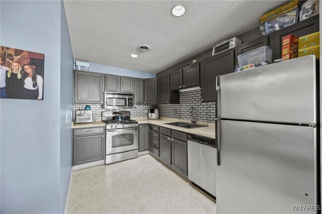 Building Photo - 4330 Berkley Pl