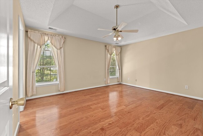 Building Photo - 3 BR, 2.5 BA, 2 Car Garage -- Charleston N...