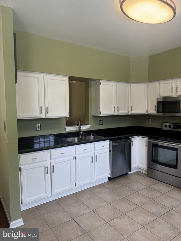 Building Photo - 32 Alderman Ct