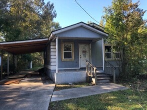 Building Photo - Fully Remodeled 3 Bed Single Family Home