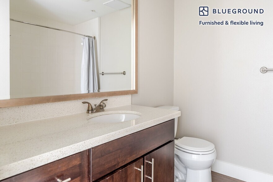 Building Photo - 545 San Antonio Rd