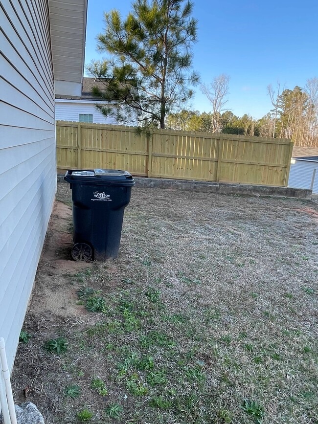 Building Photo - 2817 Ridgecrest Dr