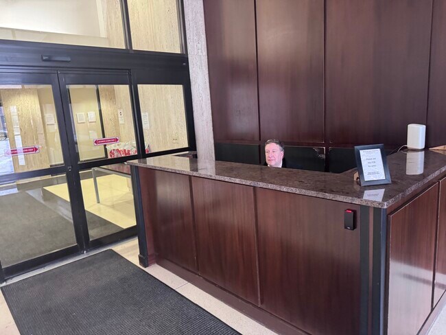 Building Photo - 1636 N Wells St