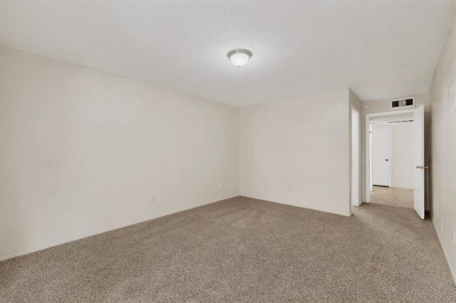 Building Photo - 703 E Shady Grove Rd
