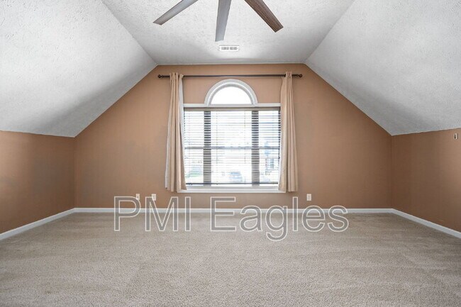 Building Photo - 3565 Southwood Dr