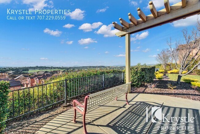 Building Photo - Gorgeous condo in beautiful Tiara gated co...