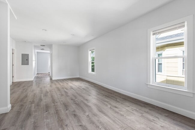 Building Photo - 62-64-64 Edson St