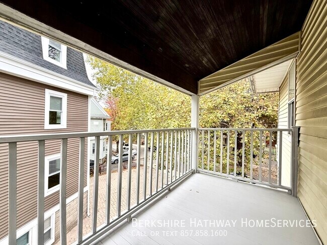 Building Photo - 879 Broadway-2