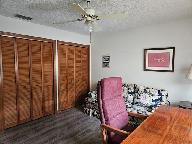 Building Photo - 2014 E View Dr