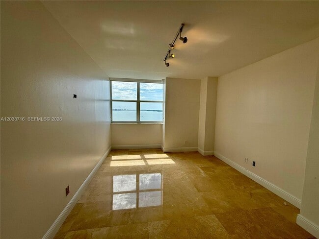 Building Photo - 770 Claughton Island Dr