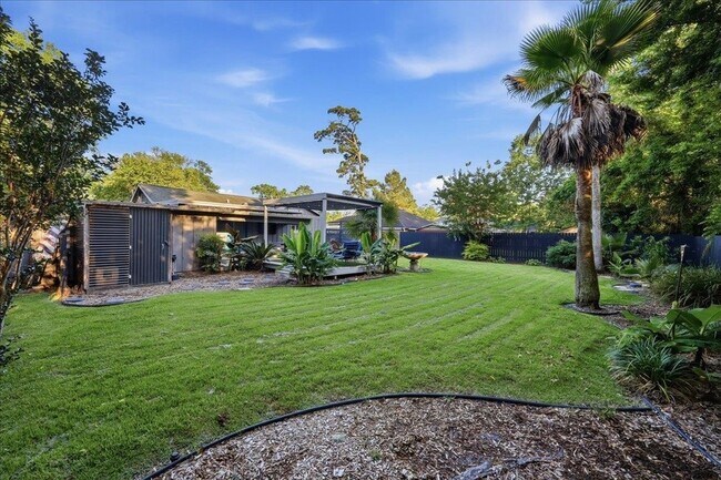 Building Photo - 2263 Briarcliff Dr
