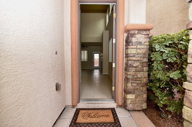 Building Photo - Beautiful Southwest 2-Story Home with Spacious Layout & Covered Patio