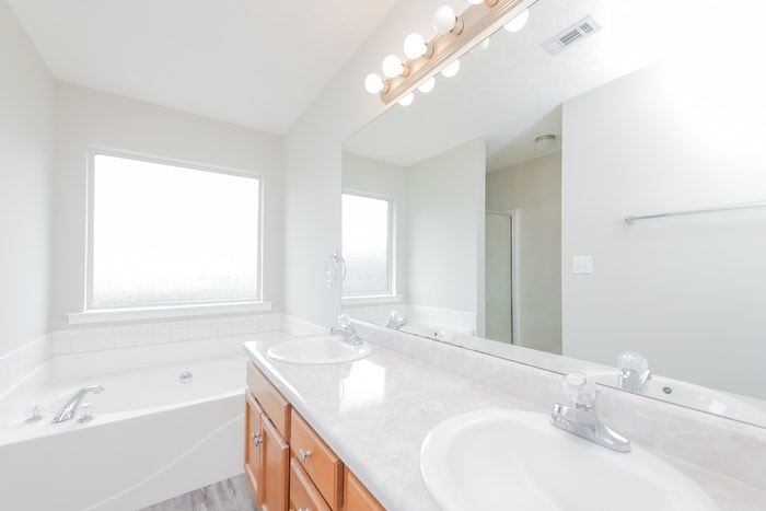 Building Photo - 826 Cottage Ln