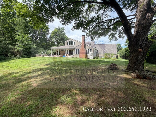 Building Photo - 25 Glenbrook Dr