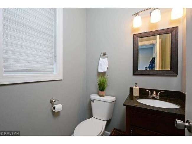 Building Photo - 3221 42nd Ave S