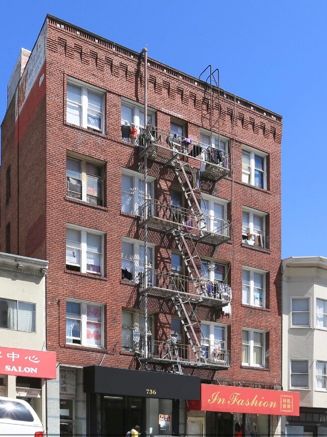 Building Photo - 740 Broadway