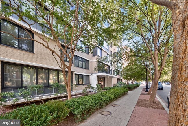 Building Photo - 2030 F St NW