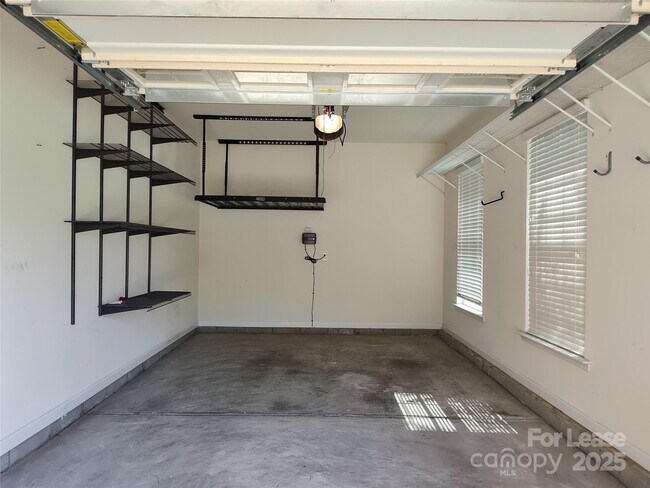 Building Photo - 8611 Burnside Ln