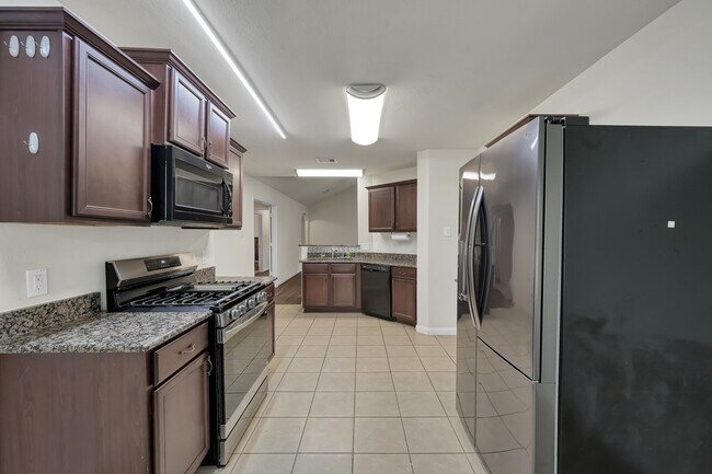 Building Photo - 7527 Fettle Ln