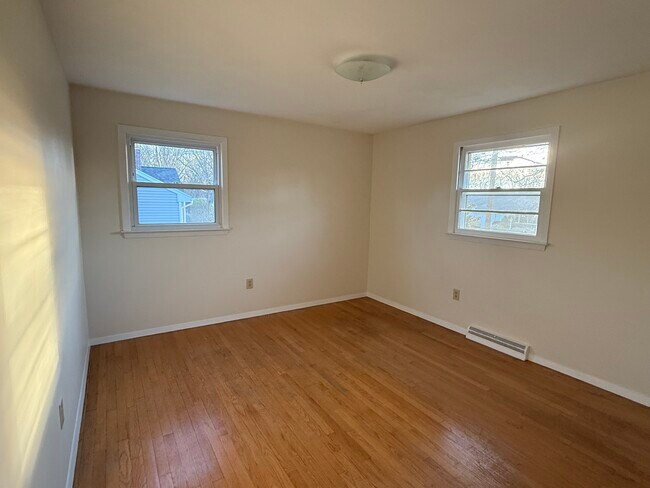 Building Photo - 60 Red Coach Dr