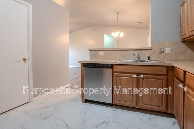 Building Photo - 414 Calla Lily Ln