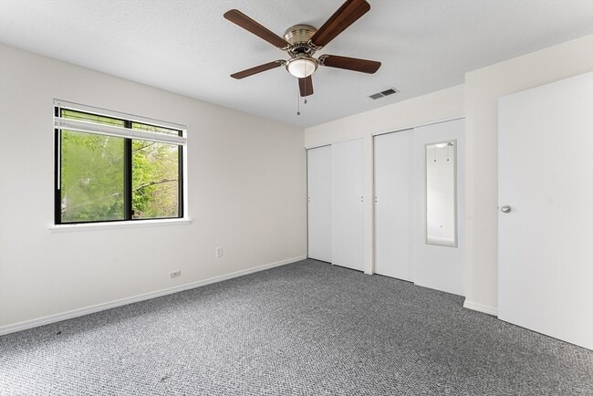 Building Photo - 42 Village Brook Ln