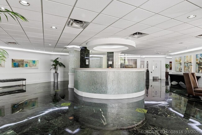 Building Photo - 3700 Galt Ocean Dr