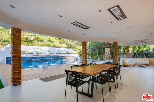 Building Photo - 25879 Chalmers Pl