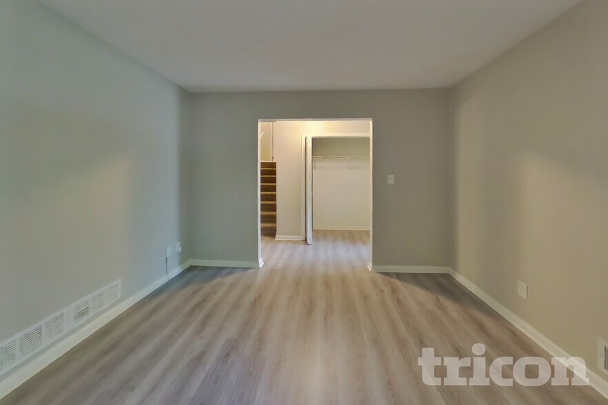 Building Photo - 2270 Emerald Castle Dr