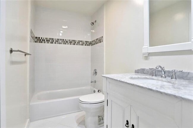Building Photo - 4300 S Ocean Blvd