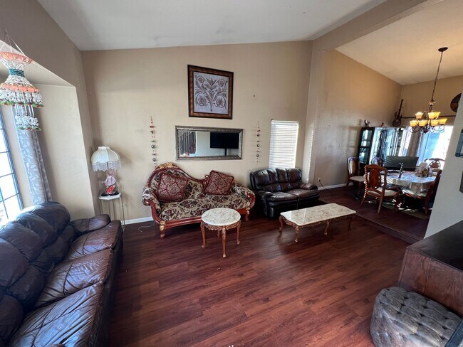 Building Photo - 4BD/3BA HOME IN SPRING VALLEY W/ SOLAR, POOL & SPA!