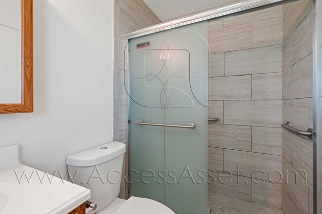 Building Photo - Spacious 2 Beds/2 Bath Home In Highly Desi...