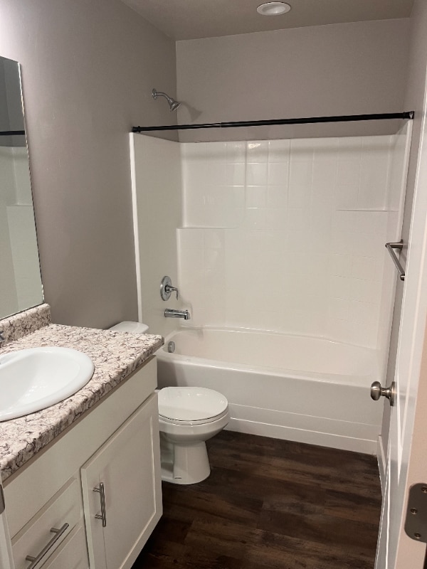 Building Photo - 200 1200 S