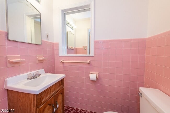 Building Photo - 266 W Passaic Ave