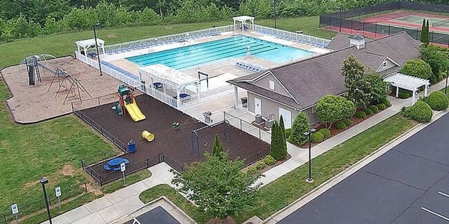 Building Photo - 3107 Highlander Pt