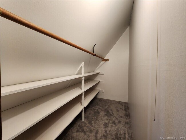 Building Photo - 11 Sherman Ln