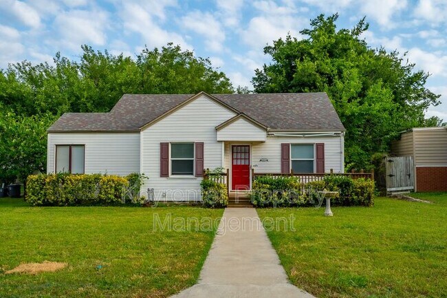 Primary Photo - 3820 E 22nd Pl