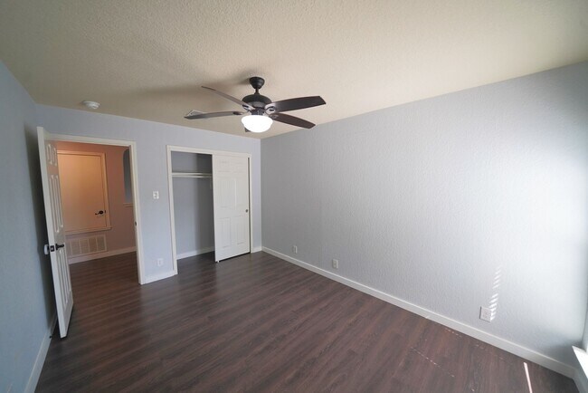 Building Photo - Great 4 Bedroom, 2.5 Bathroom Home Now Ava...