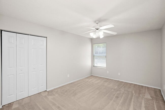 Building Photo - 5248 Sunsail Dr