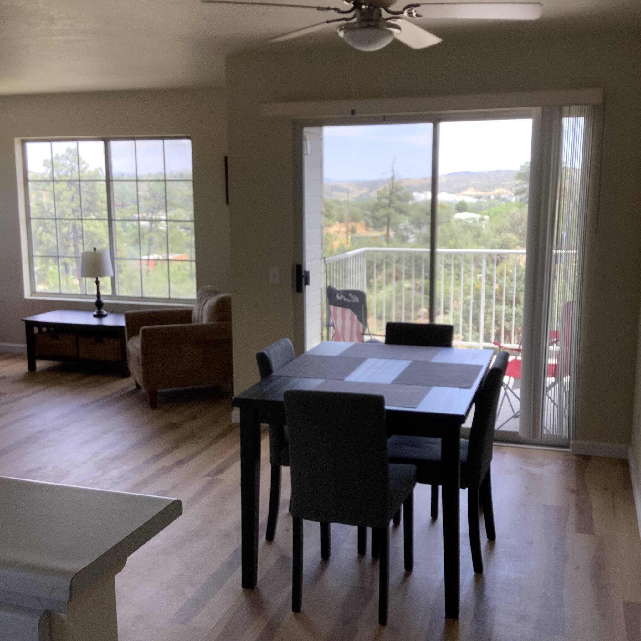 Building Photo - 604 N Bagby Dr