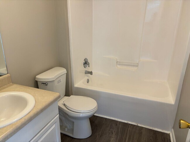 Building Photo - Duplex for rent - Section 8