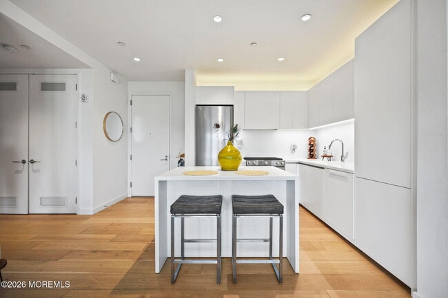 Building Photo - 601 Heck St