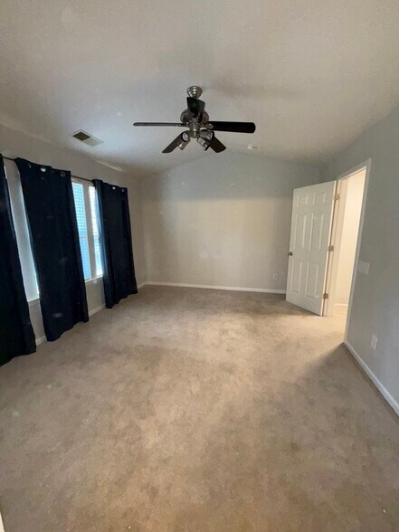 Master Bedroom - 6617 Rothchild Dr